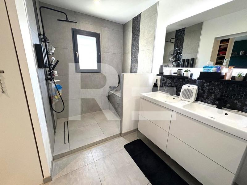 Maison - 96 m² - 4 pièces