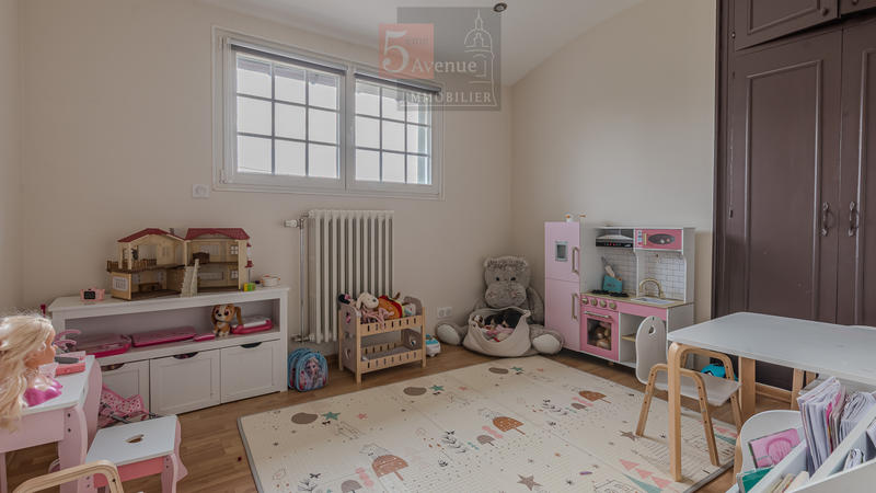 Maison - 220 m² - 6 pièces