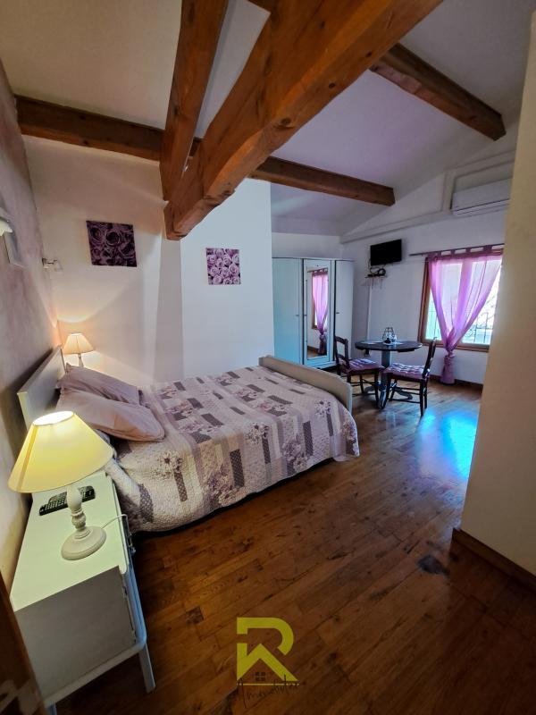 Maison - 380 m² - 14 pièces