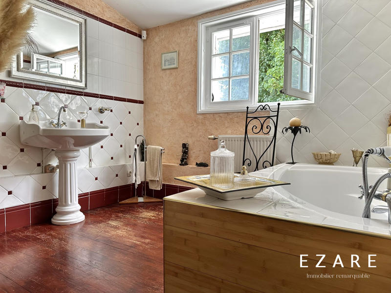 Maison - 161 m² - 7 pièces