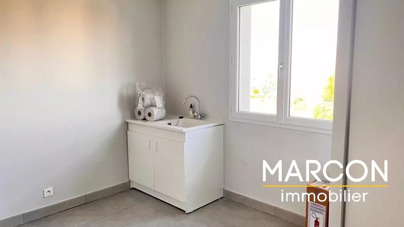 Local d'activités - 102 m² - 3 pièces