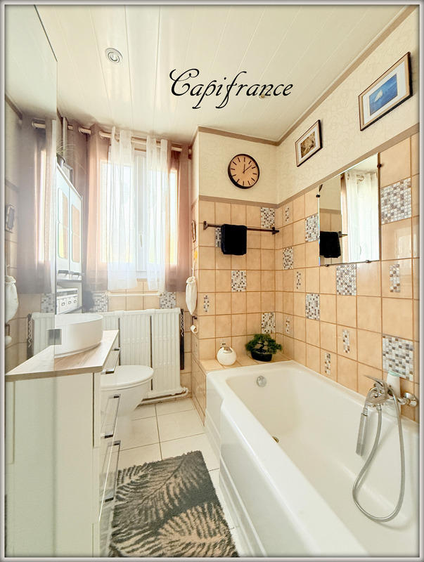 Maison - 170 m² - 9 pièces