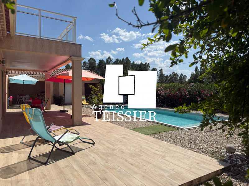 Villa - 151 m² - 6 pièces