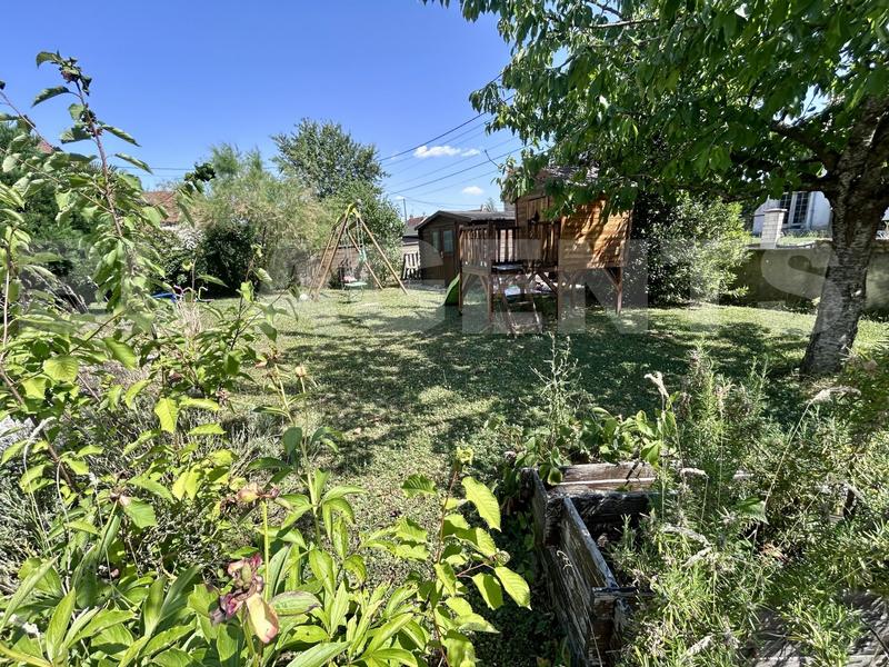 Maison traditionnelle - 199 m² - 7 pièces