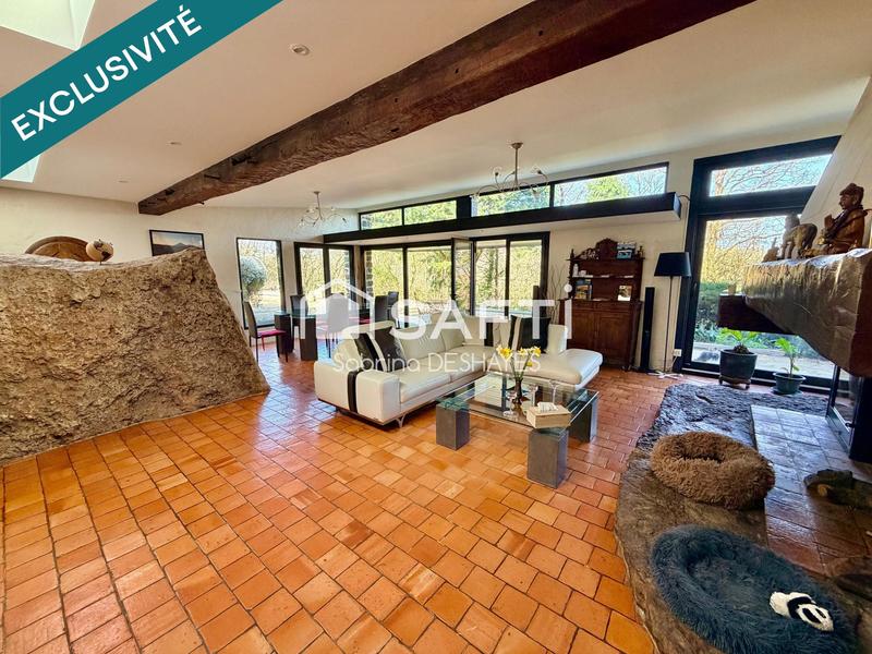 Maison - 180 m² - 8 pièces