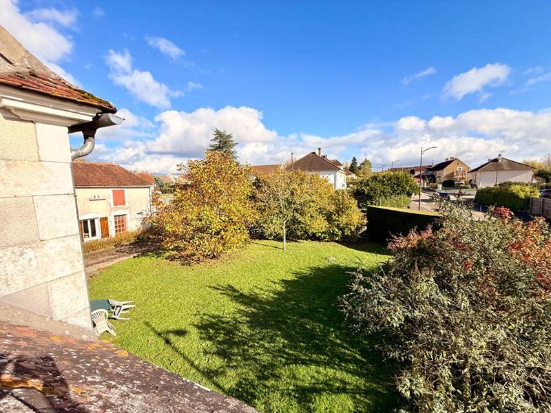 Maison - 270 m² - 12 pièces