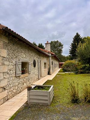 Maison - 270 m² - 8 pièces