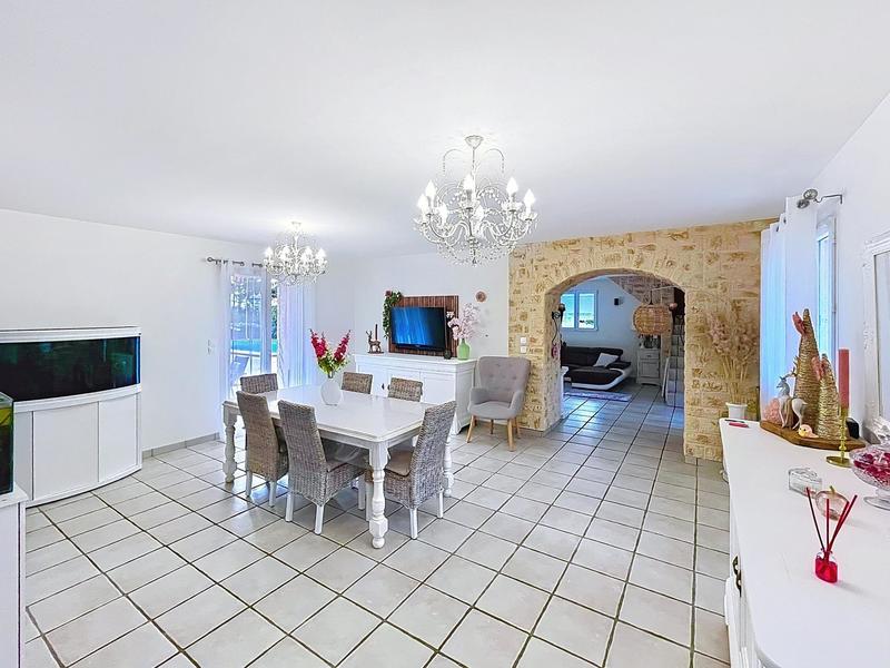 Maison - 182 m² - 7 pièces