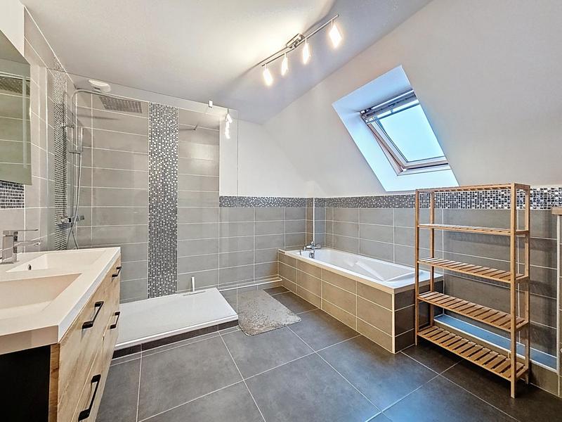 Maison - 105 m² - 5 pièces