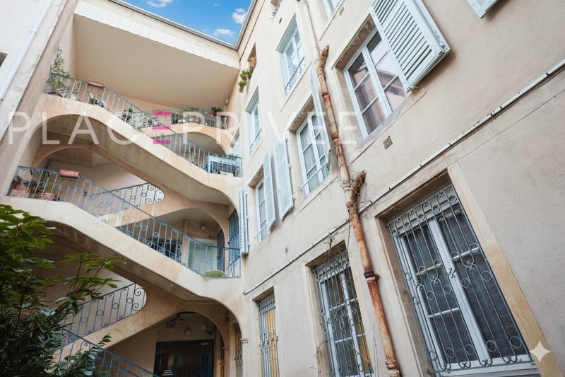 Appartement - 80 m² - 2 pièces