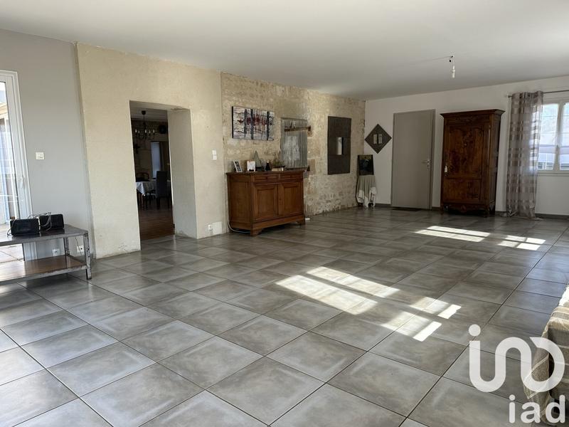 Maison - 209 m² - 8 pièces