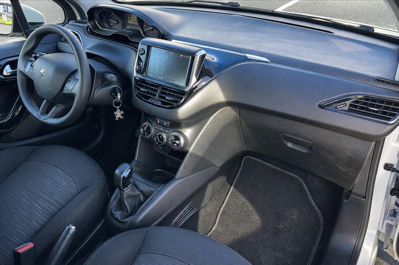 Peugeot 208 1.6 BlueHDi 100 Business