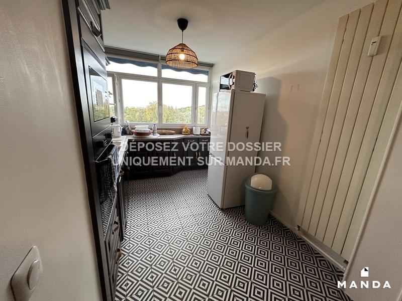 Chambre - 15 m² - 6 pièces