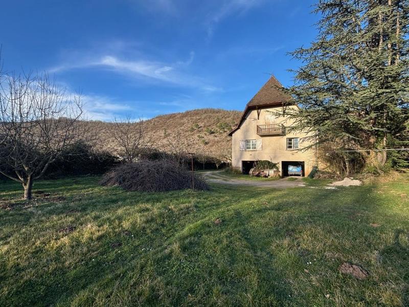 Maison - 230 m² - 6 pièces