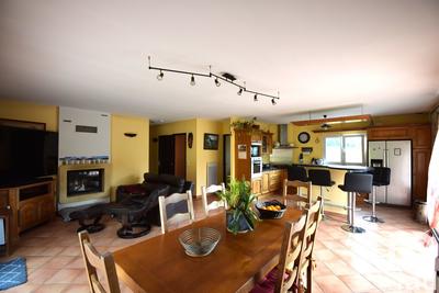 Maison - 143 m² - 5 pièces