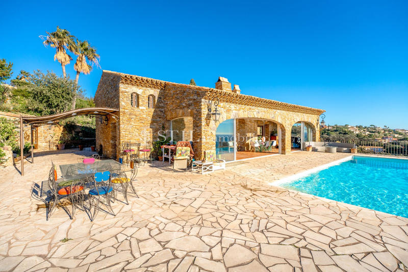 Villa - 350 m² - 6 pièces
