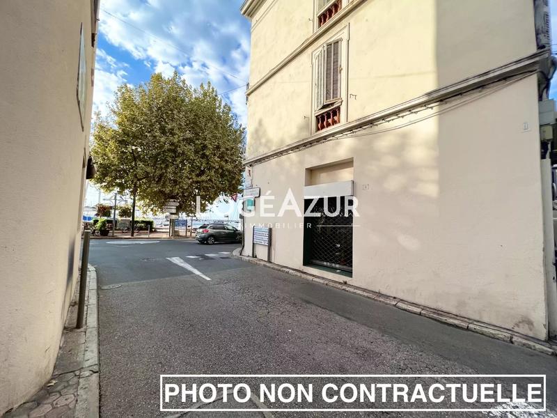 Local commercial - 30 m² - 2 pièces