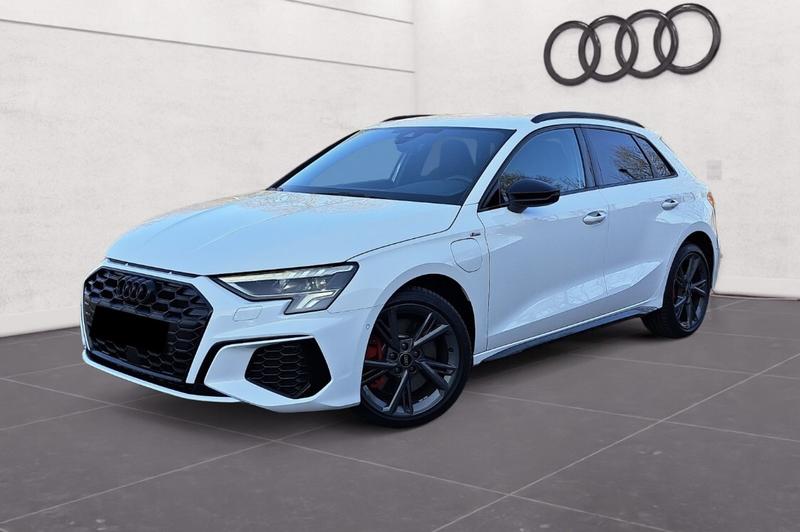 Audi A3 sportback 45 TFSIe 245 s-Line Hybride Rechargeable / Regulateur de Distance Coffre Elec Carplay Android Auto