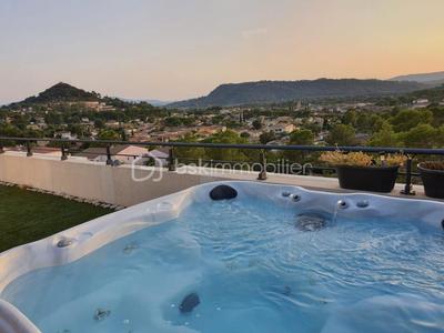 Appartement - 93 m² - 4 pièces