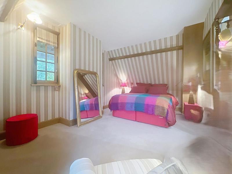 Maison - 235 m² - 8 pièces