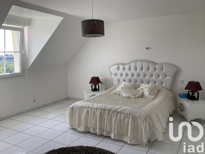 Maison - 182 m² - 10 pièces