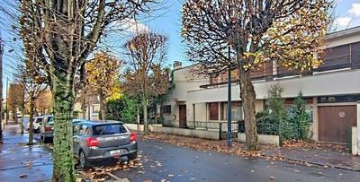 Maison - 227 m² - 10 pièces