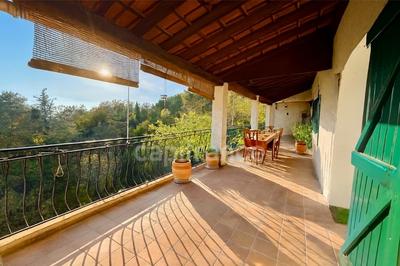 Maison - 235 m² - 7 pièces