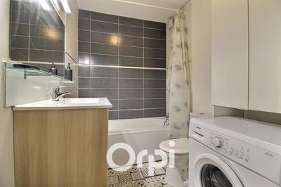 Studio - 30 m² - 1 pièce