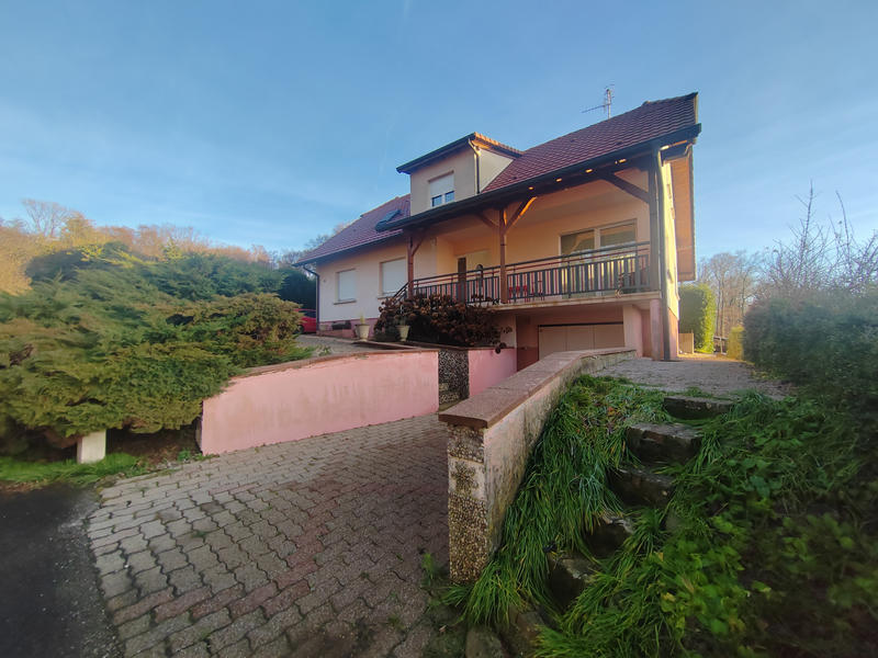 Maison - 200 m² - 7 pièces