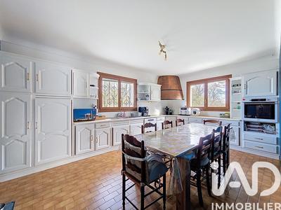 Maison - 330 m² - 13 pièces