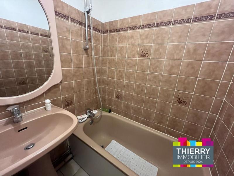 Studio - 28 m² - 1 pièce