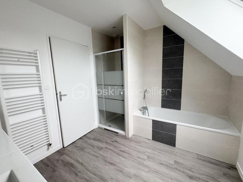 Maison - 151 m² - 8 pièces