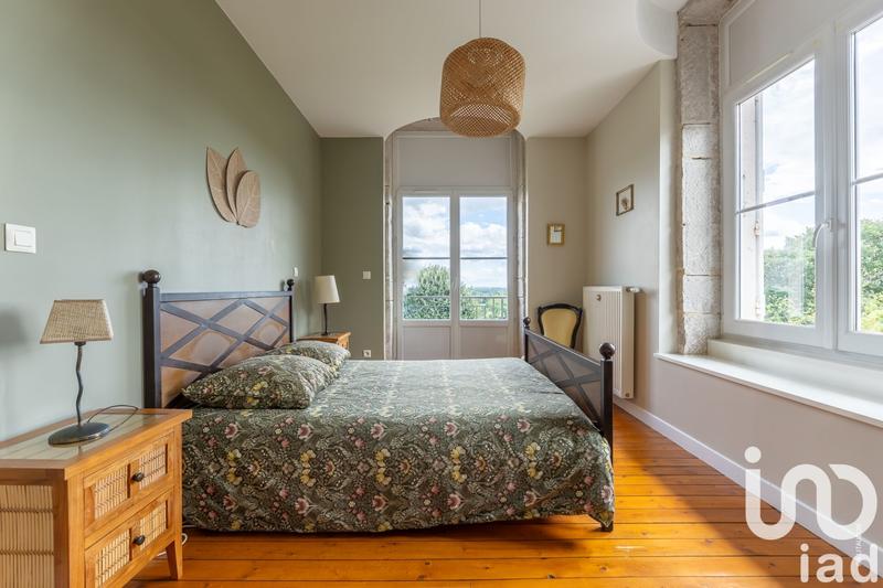 Maison - 234 m² - 7 pièces