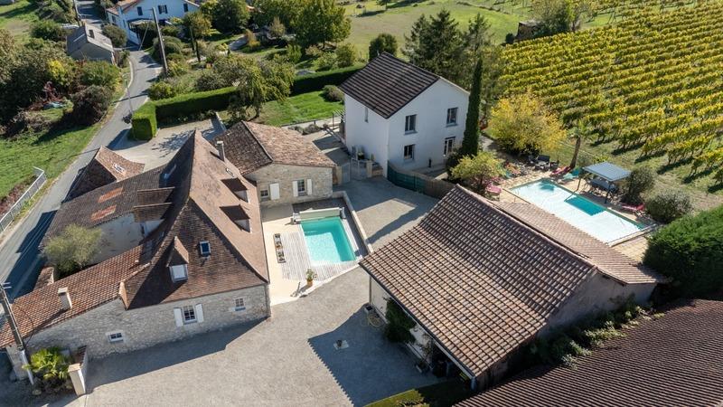 Propriété - 437 m² - 20 pièces