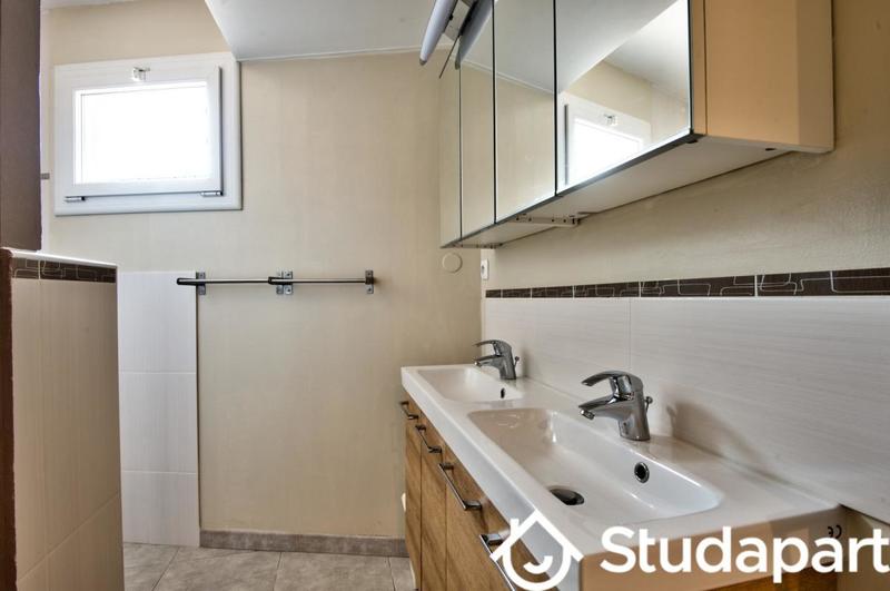 Chambre - 12 m² - 1 pièce