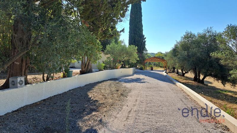 Maison - 198 m² - 8 pièces