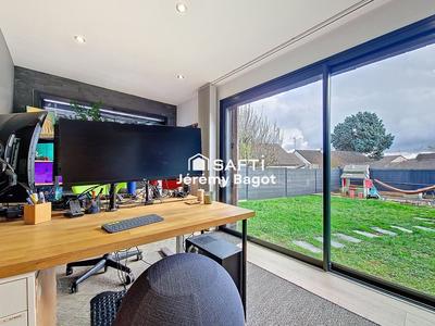 Maison - 99 m² - 5 pièces