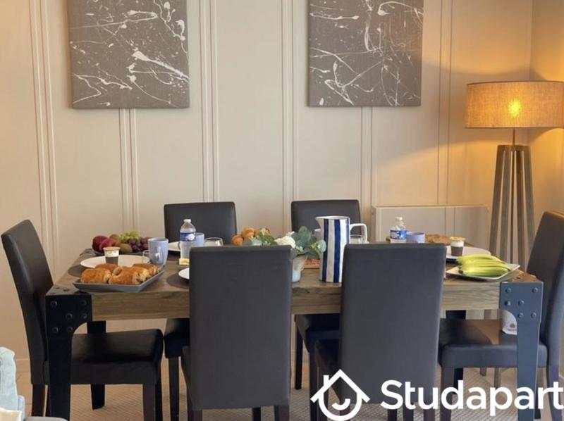 Chambre - 10 m² - 1 pièce