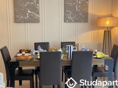 Chambre - 10 m² - 1 pièce