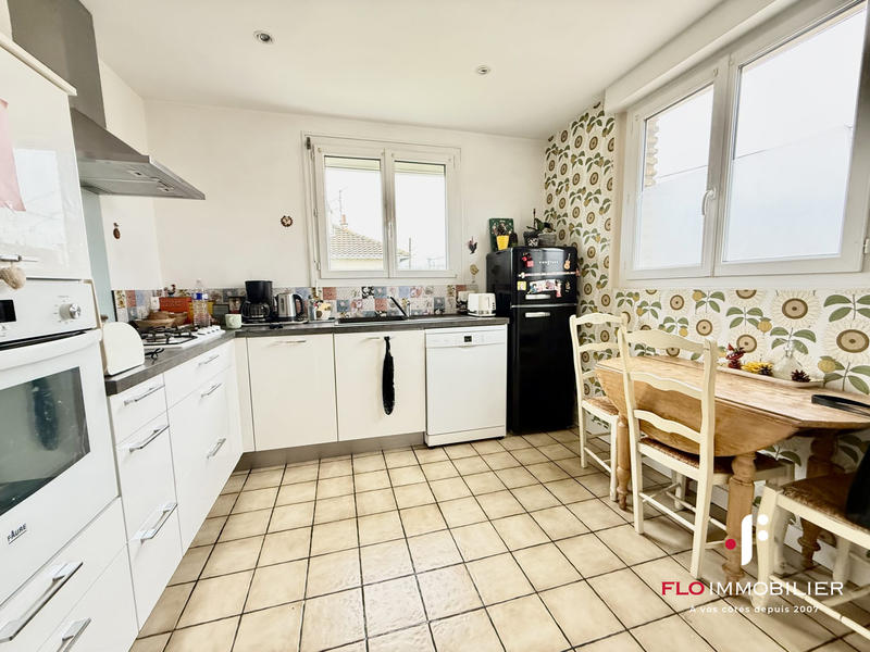 Maison - 97 m² - 5 pièces
