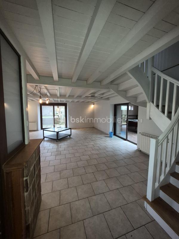 Maison - 178 m² - 7 pièces