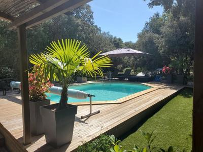 Villa - 180 m² - 6 pièces