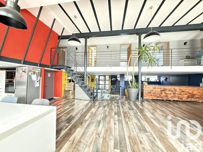 Maison - 300 m² - 8 pièces