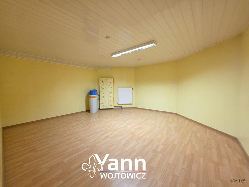 Maison - 231 m² - 7 pièces