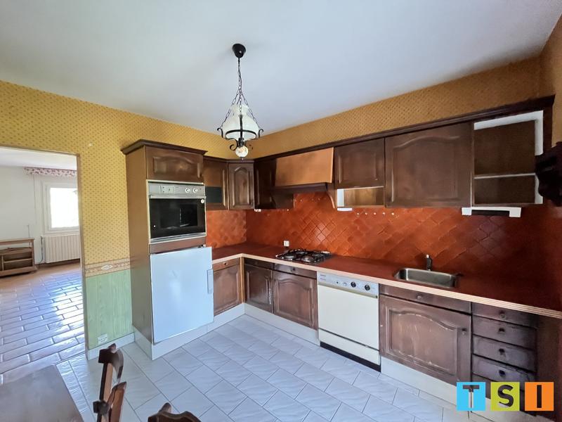 Maison - 210 m² - 9 pièces