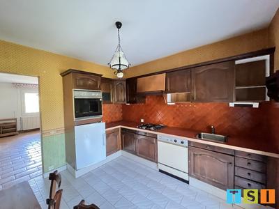 Maison - 210 m² - 9 pièces