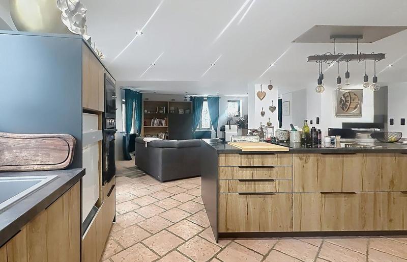 Maison - 187 m² - 5 pièces