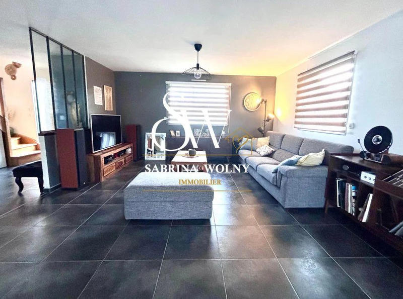 Maison traditionnelle - 140 m² - 6 pièces