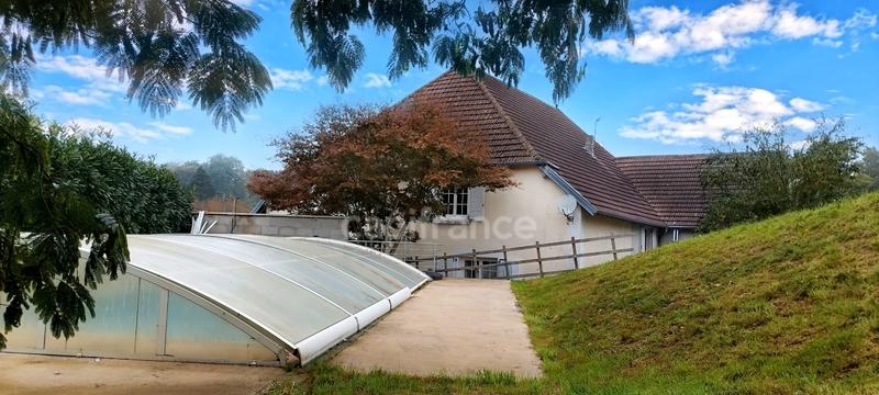 Maison de village - 215 m² - 7 pièces