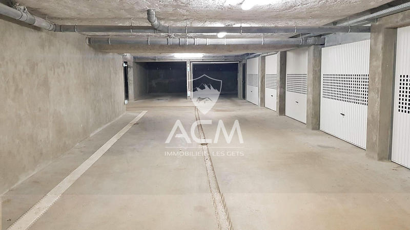 Parking / Garage - 13 m²
